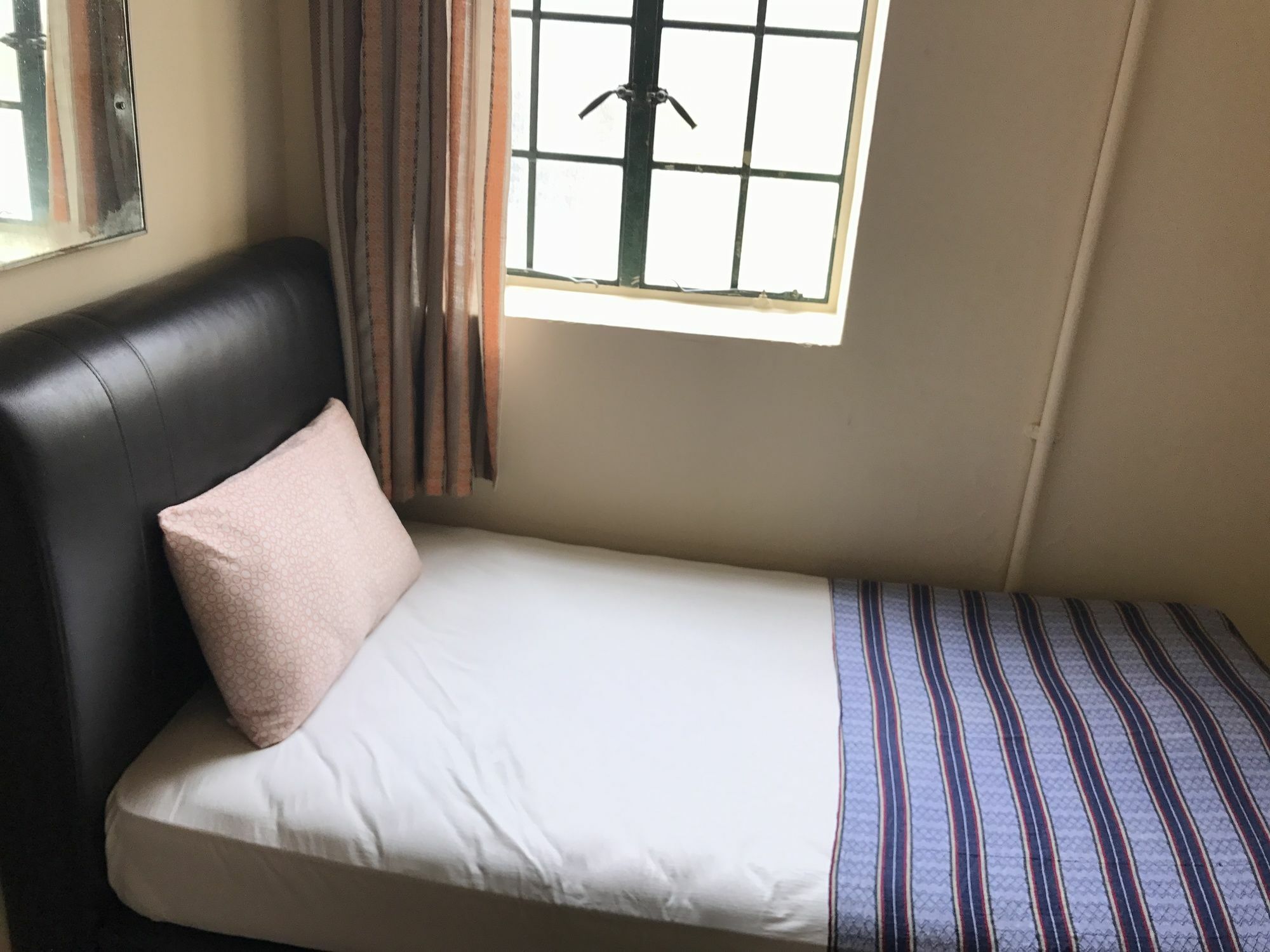 Grocer'S Inn Backpackers Guesthouse Kuala Lumpur Luaran gambar